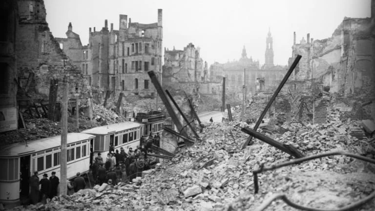 Vì sao thành phố Dresden của Hitler bị đánh bom dữ dội?