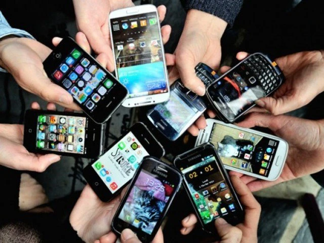 Điện thoại giả mạo "đánh lừa" người dùng bằng hiển thị 5G