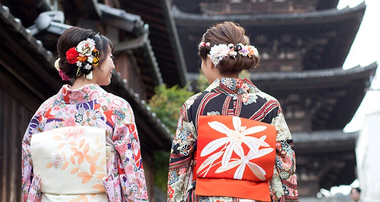 Mặc kimono, vì sao phụ nữ Nhật Bản thắt chiếc "gối" sau lưng? 