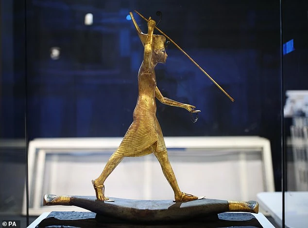 Lóa mắt bảo vật vô giá trong mộ cổ Pharaoh Tutankhamun