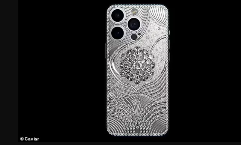 Ra mắt iPhone 15: Phiên bản nạm kim cương “đốn tim” đại gia?