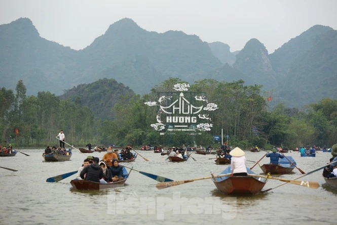 Bí mật chưa tiết lộ về chùa Hương linh thiêng nhất Việt Nam