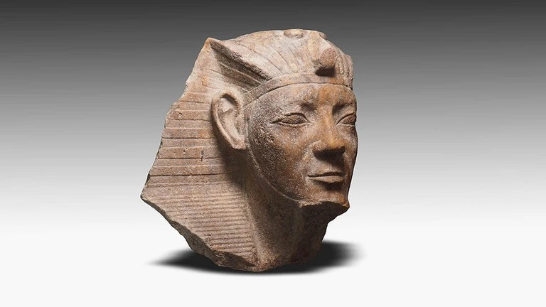 Tìm thấy tượng pharaoh quyền lực nhất Ai Cập cổ đại, sự thật hé mở