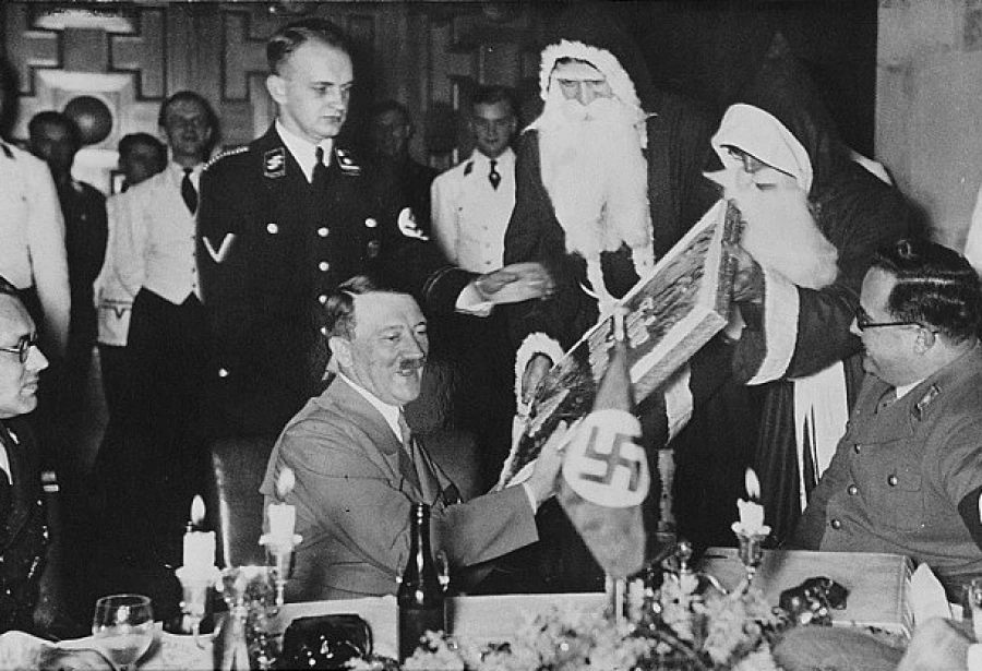 Trùm phát xít Hitler lợi dụng Giáng sinh làm chuyện động trời nào?