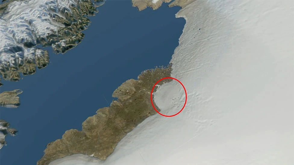 Cấu trúc bí ẩn dưới lớp băng dày Greenland: Là thứ ngoài hành tinh? 