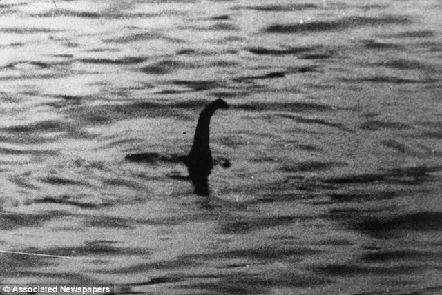 Loạt ảnh cực chấn động “tóm sống" quái vật hồ Loch Ness