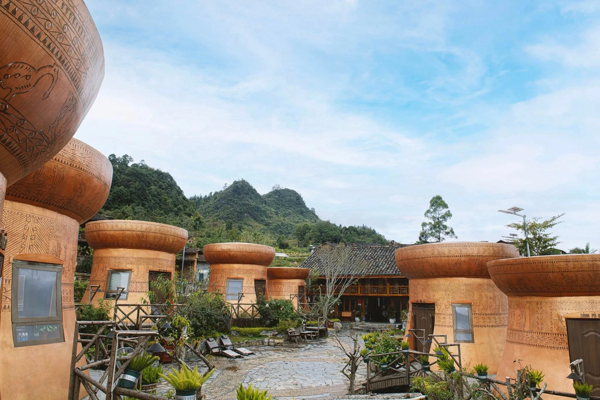 Homestay hình trống đồng đầu tiên tại Việt Nam ở Lô Lô Chải thu hút du khách
