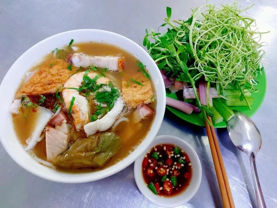 Món bún nồng nàn miền Tây khiến ai ăn cũng nhớ mãi