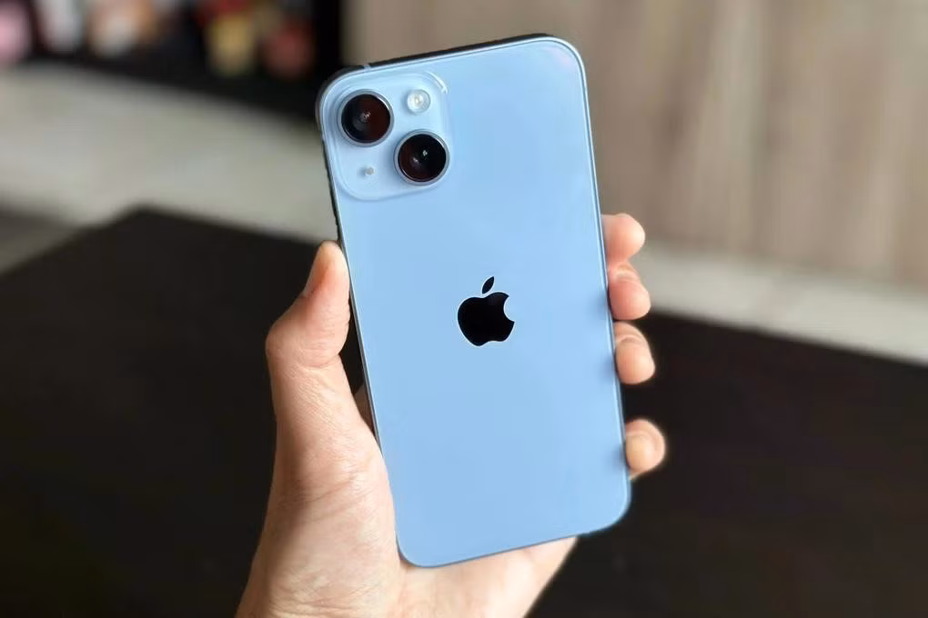 Gallery - Các dòng iPhone cũ hạ giá sâu giúp người dùng tiết kiệm chi phí - image 5