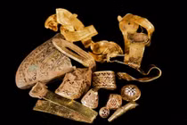 Kho vàng Anglo-Saxon khổng lồ hé lộ bí ẩn lịch sử nước Anh