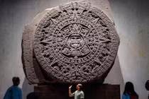 Hơn 20 tấn đá và những vòng ký hiệu kỳ bí của nền văn minh Aztec