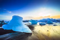 Gallery - Đảo băng to cỡ thành phố Mahathan vừa tách rời khỏi Greenland - image 6