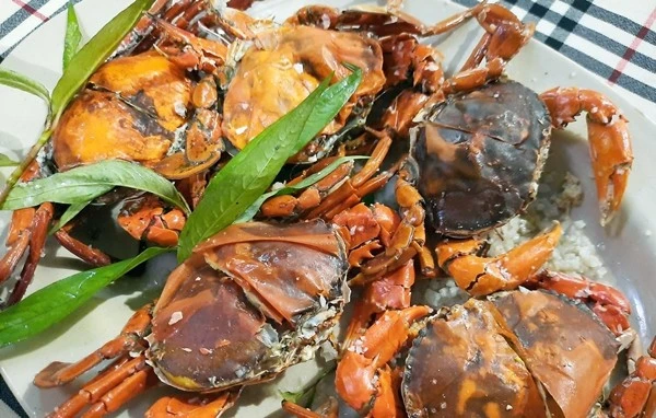 Tận thấy loài cua Việt sáng ngang tôm hùm Alaska, 1 triệu đồng/kg 