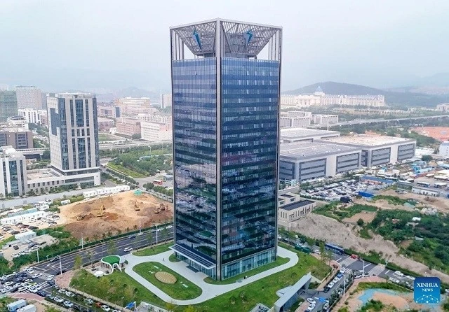 Cận cảnh tòa nhà đầu tiên thế giới không phát thải carbon 