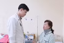 Tê tay suốt 2 năm không ngờ thoát vị chèn ép tủy sống, rễ thần kinh