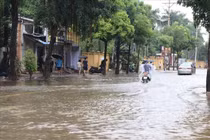 Ngày 27/8, Bắc Bộ mưa dông, cảnh báo lũ trên sông Thương, sông Cầu