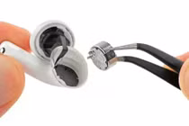 Mổ xẻ AirPods 5, cuối cùng Apple cũng cho sửa chữa "một xíu"