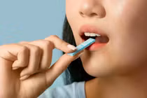 Mối liên hệ bất ngờ giữa nhai kẹo cao su có đường và giảm huyết áp 