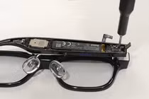 Rokid Glasses phá vỡ định kiến kính thông minh khó sửa chữa