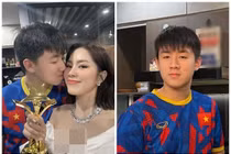 Con trai Lê Phương trổ tài nấu ăn mừng thành tích của mẹ