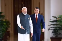 Thủ tướng Lê Minh Hưng gặp Thủ tướng Ấn Độ Narendra Modi