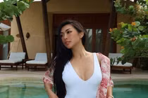 "Hoa hậu có vòng eo nhỏ nhất" Tường Linh gợi cảm với bikini