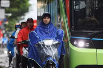 Tách làn đường Hà Nội, ô tô được chiếm 2 làn, xe máy đi đâu?