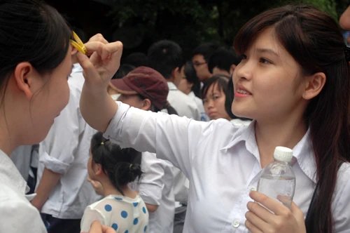 Ngắm thí sinh xinh như hot girl sau môn thi Toán