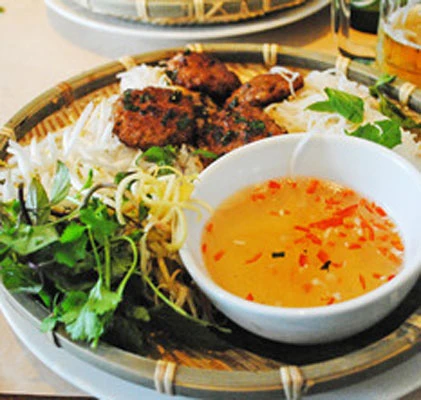 Bún chả Việt Nam lọt top món ăn ngon nhất mùa hè