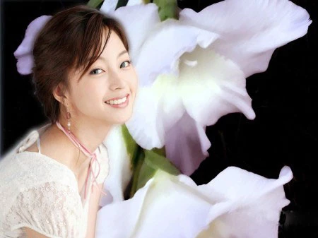Nhan sắc phụ nữ lộ vận cát - hung (1)