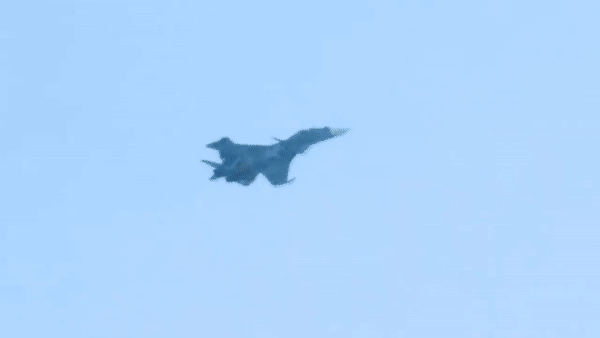 Su-30SM được trang bị một khẩu pháo 30mm GSh-301 với cơ số đạn 150 viên. Theo TASS, Military Today, Avia.