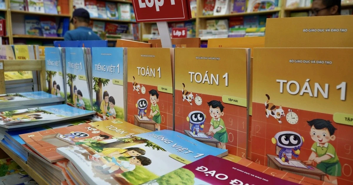 [VIDEO] Sách giáo khoa loạn giá trên sàn thương mại điện tử, doanh thu 7 tỷ đồng