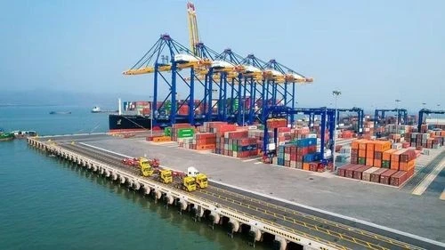 [SPOTLIGHT] Kỷ lục 770 tỷ USD xuất nhập khẩu: Cơ hội hay thách thức cho Việt Nam?