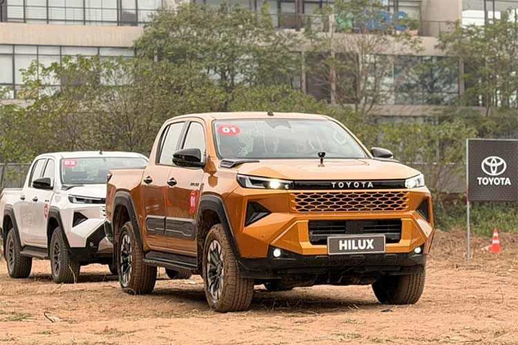 "Soi" Top ôtô chạy xăng dầu bán chạy nhất Việt Nam tháng 2/2026