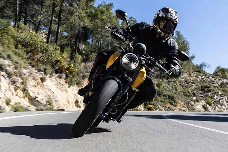 Triumph Trident 660 2026 chốt giá từ 320 triệu đồng, chờ về Việt Nam