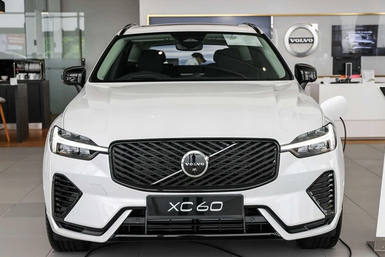 Volvo XC60 2025 hơn 2 tỷ đồng tại Đông Nam Á, chờ về Việt Nam