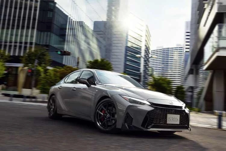 Chi tiết Lexus IS F Sport Mode Black V bản đặc biệt từ 1,12 tỷ đồng