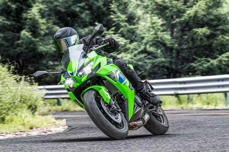 [GALLERY] Kawasaki Ninja 650 2027 nâng cấp phuộc, phanh mới - chờ về Việt Nam