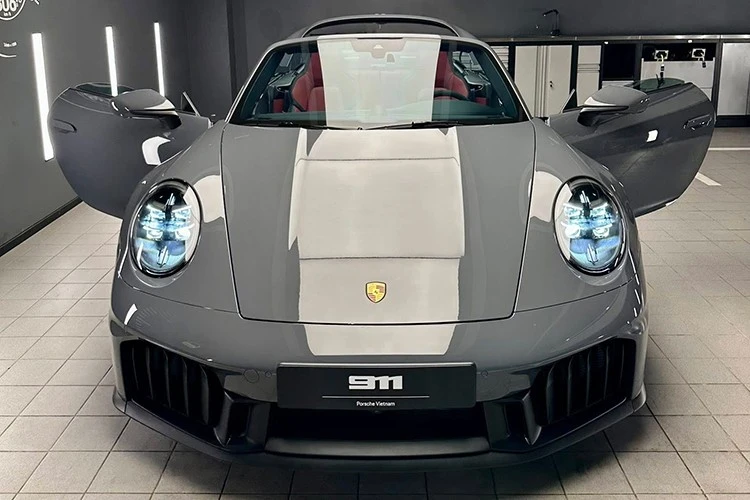 Porsche 911 Carrera 4 GTS Cabriolet đầu tiên về Việt Nam, trên 16 tỷ