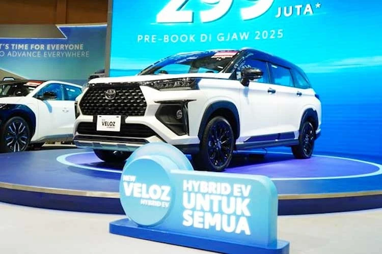 [GALLERY] Toyota Veloz Hybrid sắp về Việt Nam, "ăn xăng" chỉ 3,46 lít/100 km 