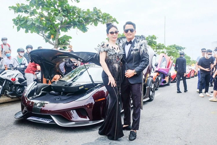 "Soi" dàn siêu xe hơn 300 tỷ của vợ chồng Mailisa và Hoàng Kim Khánh 