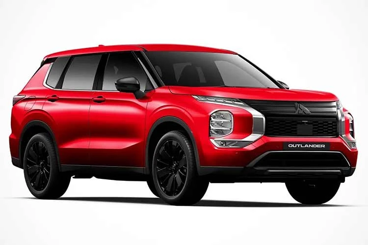 "Soi" Mitsubishi Outlander Black Edition 2026 ngầu hơn, chỉ 866 triệu đồng