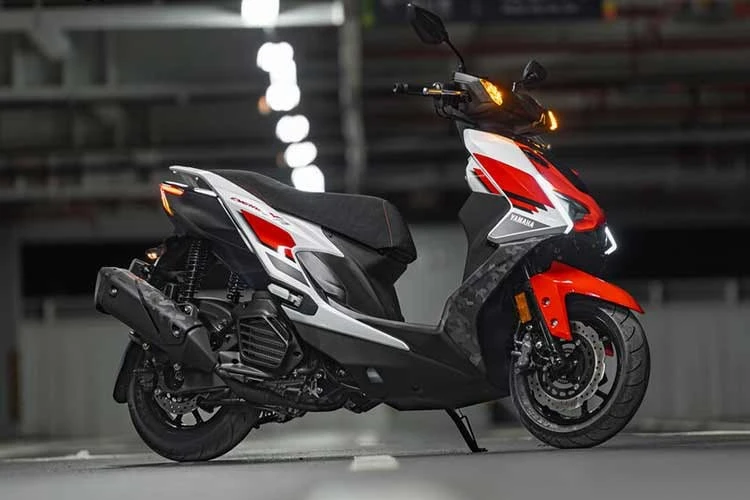 [GALLERY] Tận thấy Yamaha Cygnus XR 70th Anniversary Edition giá 96 triệu