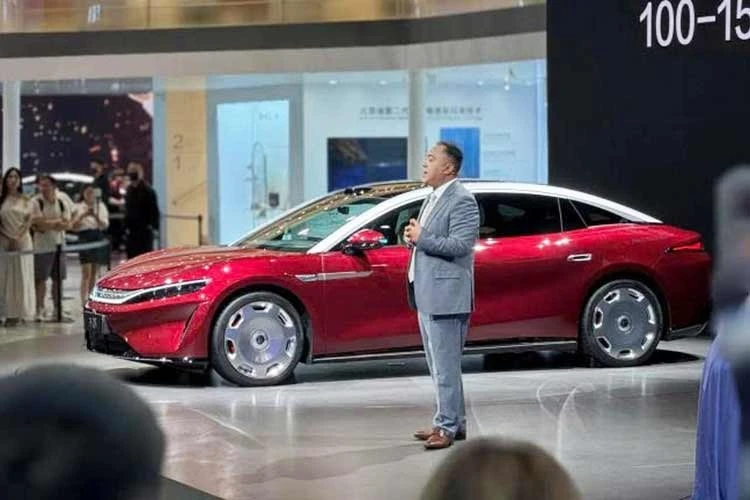 BYD Da Han từ 913 triệu đồng - chạy hơn 1.000km, sạc siêu nhanh chỉ 9 phút