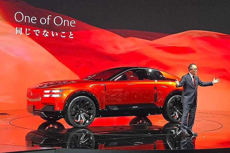 Toyota Century One of One – xe chủ tịch siêu sang sẵn sàng "đấu" Rolls-Royce