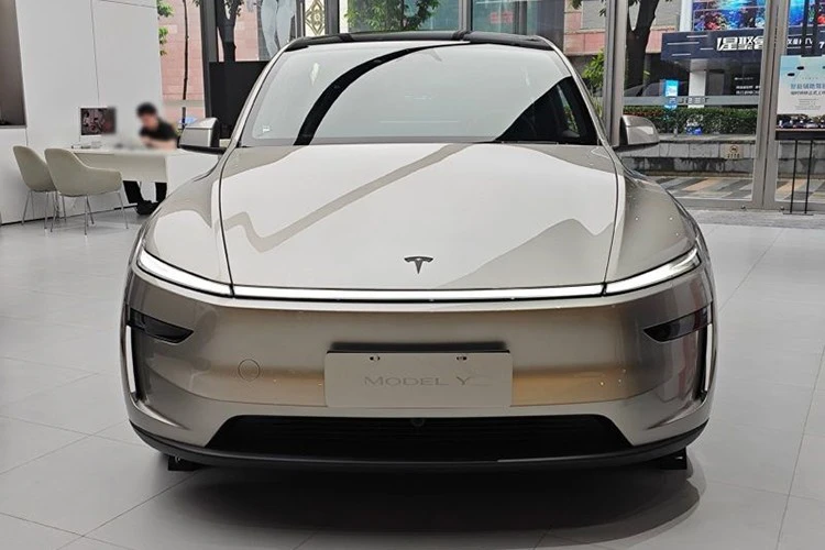 Mục sở thị Tesla Model Y L 2025 từ hơn 1 tỷ đồng tại Trung Quốc
