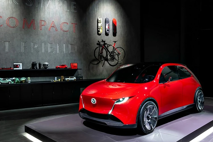 Mazda Vision-X Compact - chiếc xe điện có thể đọc cảm xúc người lái