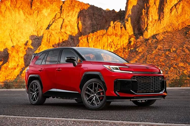 [GALLERY] Toyota RAV4 GR Sport hybrid 2026 từ 1,5 tỷ đồng, nâng cấp mạnh tay