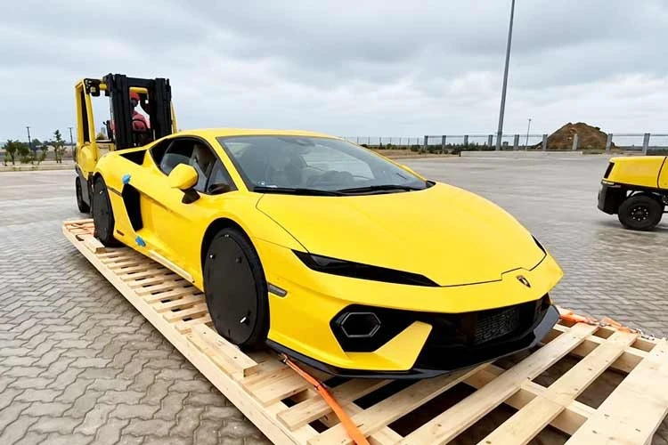 Cường Đô la "gây sốc" tặng Lamborghini Temerario 30 tỷ cho khách mua nhà
