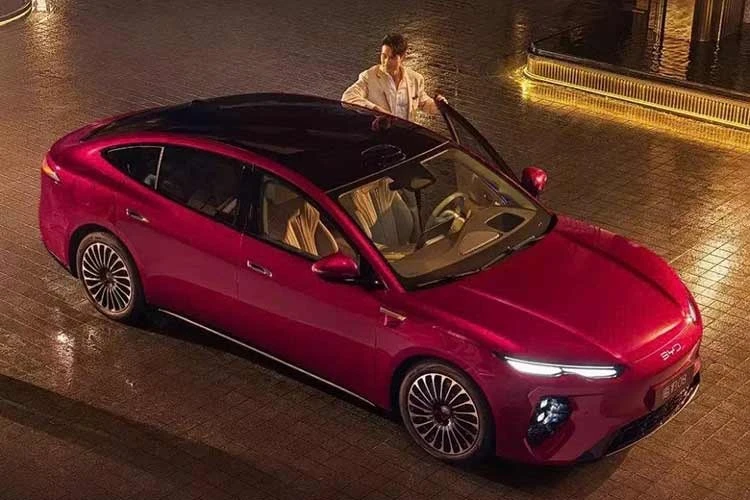 [GALLERY] BYD Seal 08 từ 689 triệu "cháy hàng", bán 65.000 xe chỉ sau 1 đêm